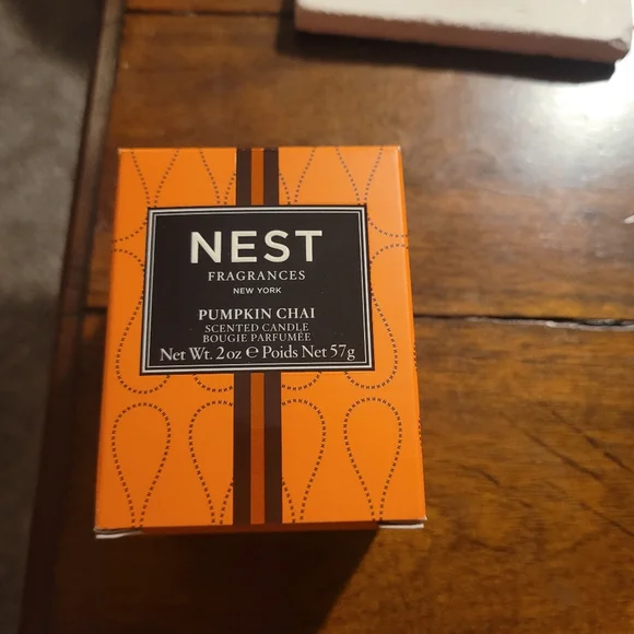 NEST Bundle Pumpkin Chai Diffuser & Candle + 3 Nest Tangerine Facial Bars - Picture 5 of 8